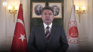 Adalet Bakanı Tunç, terör örgütü PKK’ya ilişkin, “Silah bırakma sürecinin izlenmesiyle ilgili devletin kurumları konuyu hassasiyetle takip ediyor.”