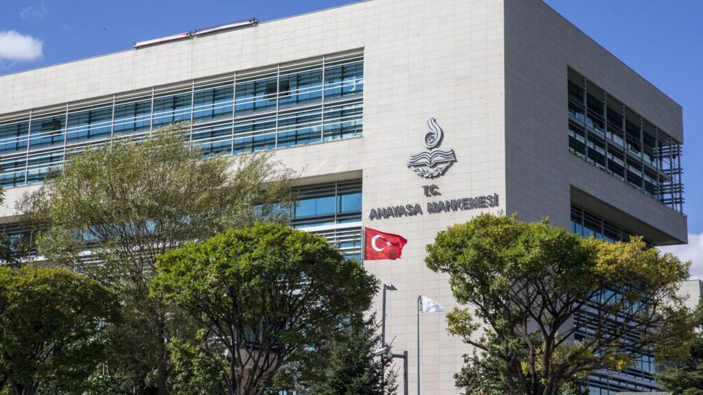 Anayasa Mahkemesi (AYM), bireysel başvuru hakkının getirildiği 23 Eylül 2012’den 30 Haziran 2025’e kadar yapılan 686 bin 484 bireysel başvurudan 573 bin 180’ini sonuçlandırdı.
