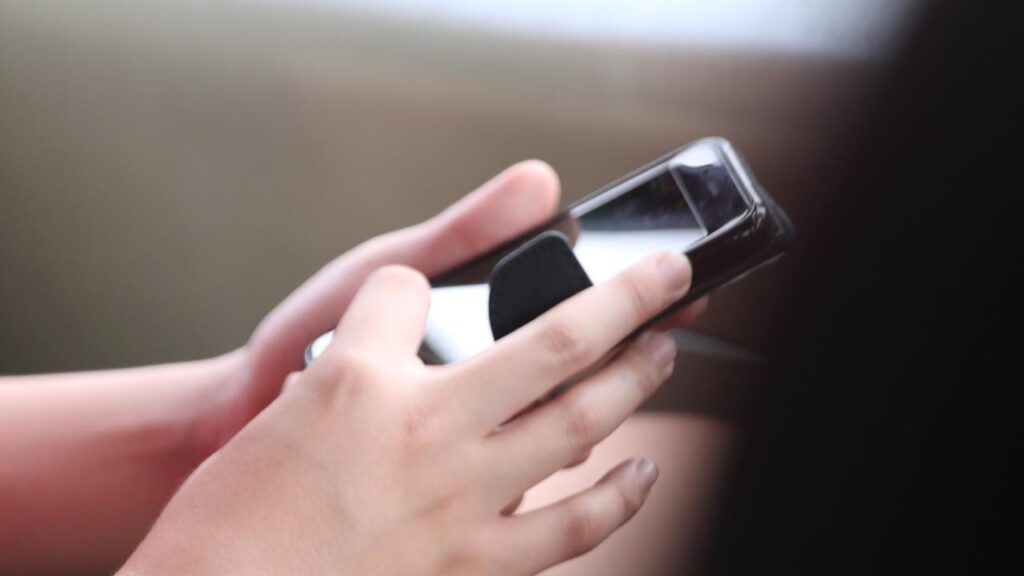Belçika’da ilkokul ve ortaokullarda cep telefonu ile diğer elektronik cihazların kullanımı, 2025-2026 eğitim-öğretim yılından itibaren ülke genelinde yasaklanacak.