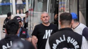 İstanbul Büyükşehir Belediyesine (İBB) bağlı İSFALT ve İETT’deki ihaleler soruşturmasında, özaltına alınan 25 şüpheliden 5’i tutuklandı