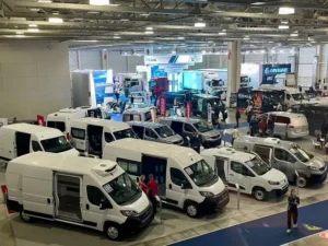 Moskova’da Crocus Expo fuar merkezinde ‘ComAutoTrans’ fuarı ve test sürüşü başladı