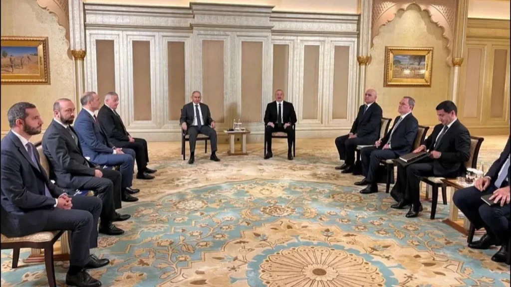 Analist Tuğçe TECİMER: “Barış Sürecinde Tarafsız Diplomasi Adımı: Abu Dabi Görüşmesi”