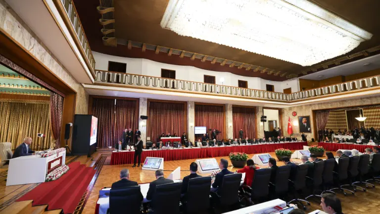 Terörsüz Türkiye hedefi için Meclis’te kurulan Milli Dayanışma, Kardeşlik ve Demokrasi Komisyonu, yarın 6’ncı toplantısını gerçekleştirecek…