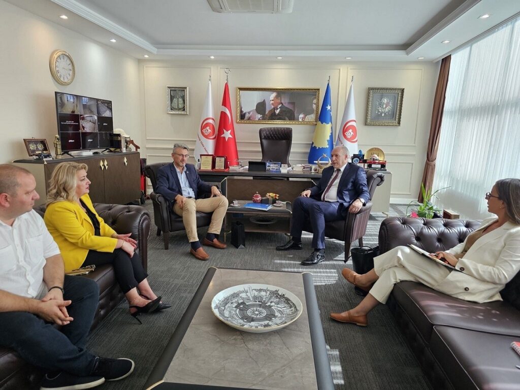 * Avrupa Milletleri Federal Birliği (FUEN) Türk Azınlıkları ve Toplulukları Çalışma Grubu (TAG) Sözcüsü Halit Habip Oğlu, Kosova’ya çalışma ziyaretinde bulundu.