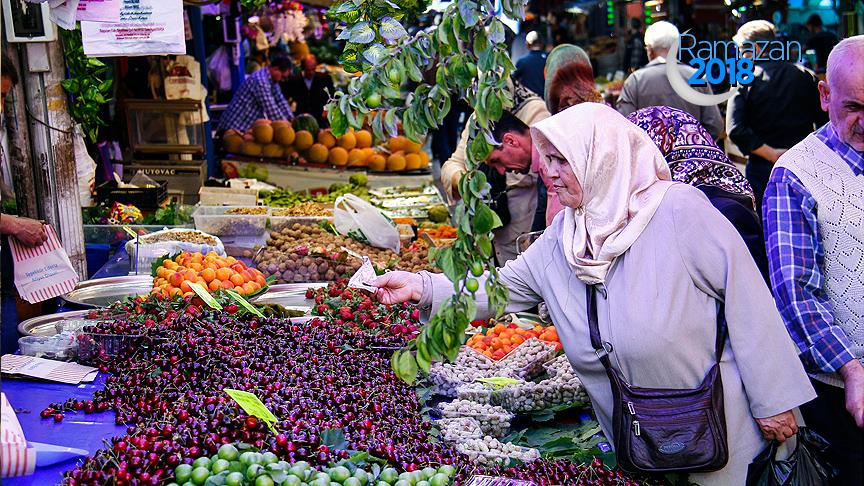 İkinci çeyrekte yıllık büyümenin güçlendiğine işaret eden ekonomideki olumlu seyir çarşı-pazara hiç yansımadı
