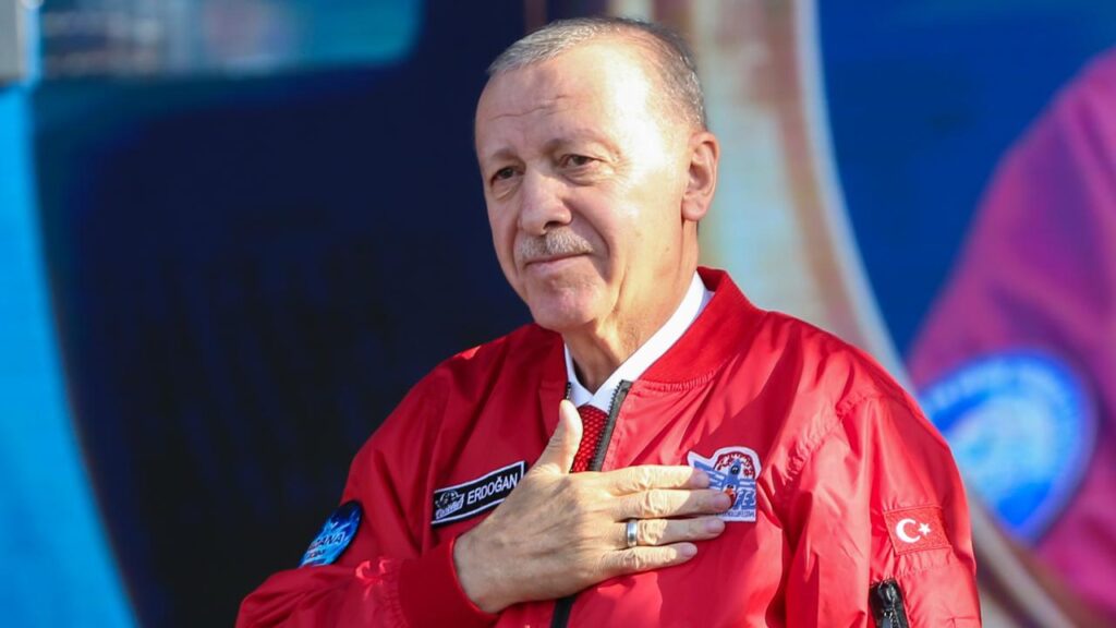 Cumhurbaşkanı Erdoğan, yarın dünyanın en büyük havacılık, uzay ve teknoloji festivali TEKNOFEST’e katılacağını duyurdu.