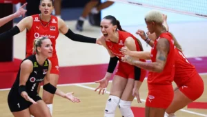 Milli Kadın Voleybol Takımımız, Japonya’yı toplamda 3-1’lik set ile geriden gelerek mağlup etti ve finale yükseldi.