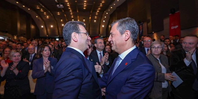 CHP’de kurultay davası sonucu beklenirken, Özgür Özel ve Ekrem İmamoğlu’nun B planı gündeme bomba gibi düştü.