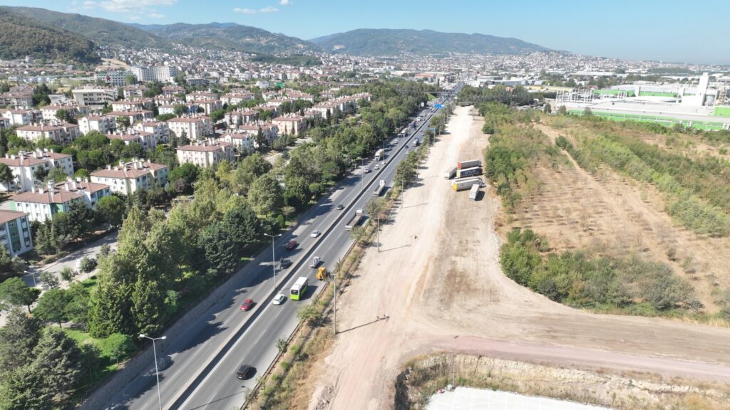 Kocaeli Büyükşehir Belediyesi’nin, çalışmalarına başladığı Başiskele Kavşağı Koridor Projesi hızlı bir şekilde ilerliyor.