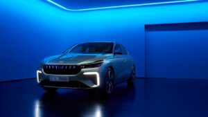 Türkiye’nin yerli ve milli gururu T10F Togg, ön satış öncesi deneyim merkezlerinde ziyarete açıldı…