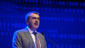 Milli Eğitim Bakanı Yusuf Tekin, “Dün gençliği seyirci görmek isteyenler bugün TEKNOFEST kuşağından rahatsız, dün kapattıkları kapıları biz açtık.” dedi.