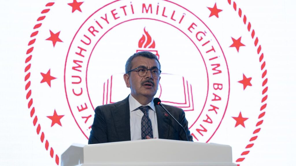 Milli Eğitim Bakanı Tekin, CNN Türk’te canlı yayınlanan “Hafta Sonu” programında gündeme ilişkin soruları yanıtladı,