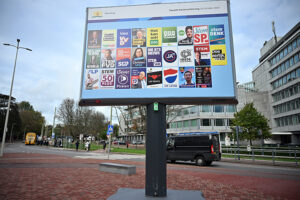 Hollanda’da görülmemiş bir seçim yarışı: 4 parti liderlğe oynuyor!