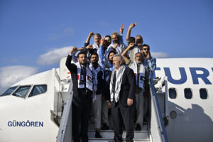 Haydut İsrail’in alıkoyduğu 137 aktivist Türkiye’ye getirildi