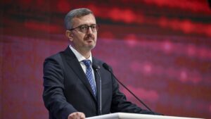 Burhanettin Duran: CHP öfke nöbetini alışkanlık haline getirdi