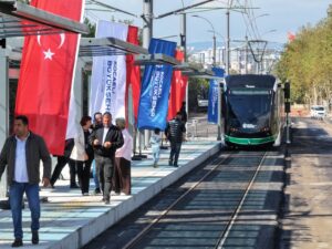 Kocaeli’de Stadyum tramvay hattı  açıldı, sırada Kartepe var 