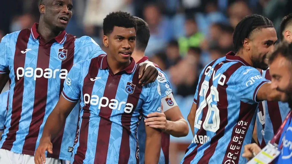Trendyol Süper Lig’in 10. haftasında Trabzonspor, Teknik Direktörü Fatih Tekke 90 dakikayı değerlendirdi…