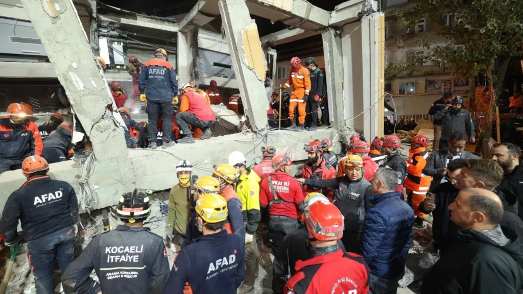 TÜHA / TÜRKUAZ İnternational News Agency’dan Gazeteci Veysel KAVRAYAN, Gebzede dün yaşanan faciayı izledi…