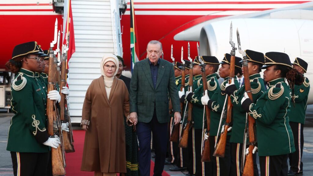 Cumhurbaşkanı Erdoğan, G20 Liderler Zirvesi’ne katılmak üzere Güney Afrika Cumhuriyeti’nde…