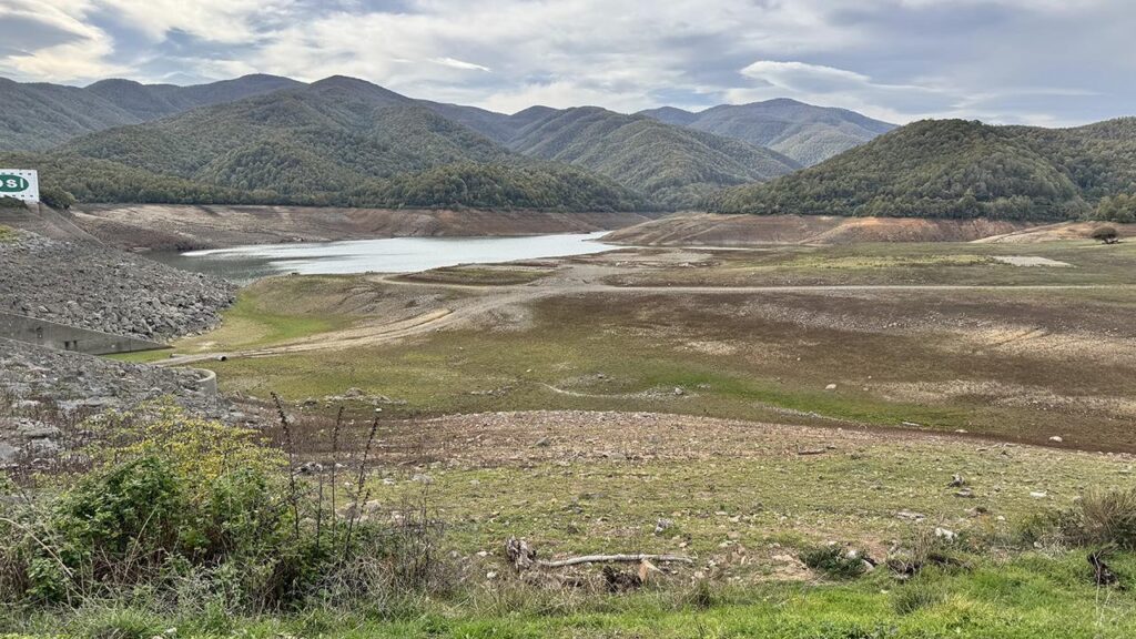 Yalova’nın içme suyu ihtiyacını karşılayan Gökçe Barajı’nda su seviyesi yüzde10’a düştü.