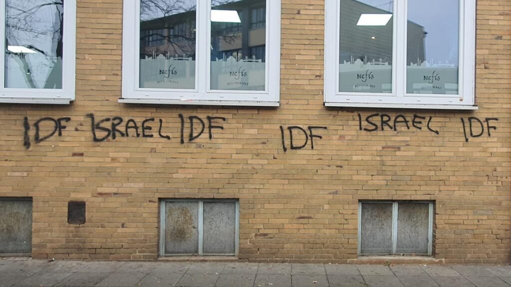 Almanya’nın Hannover kentinde iki camiye yönelik saldırı gerçekleştirildi…