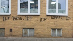 Almanya’nın Hannover kentinde iki camiye yönelik saldırı gerçekleştirildi…