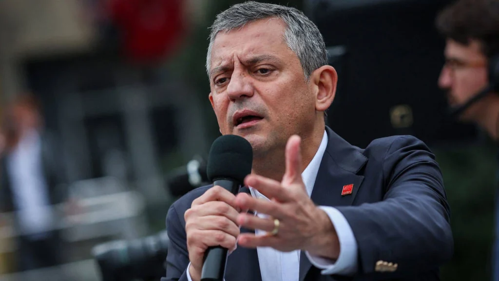 Cumhurbaşkanı Erdoğan, “CHP Genel Başkanı, her köşeye sıkıştığında: Ya topu taca atıyor ya saldırganlaşıyor ya saçmalıyor”…