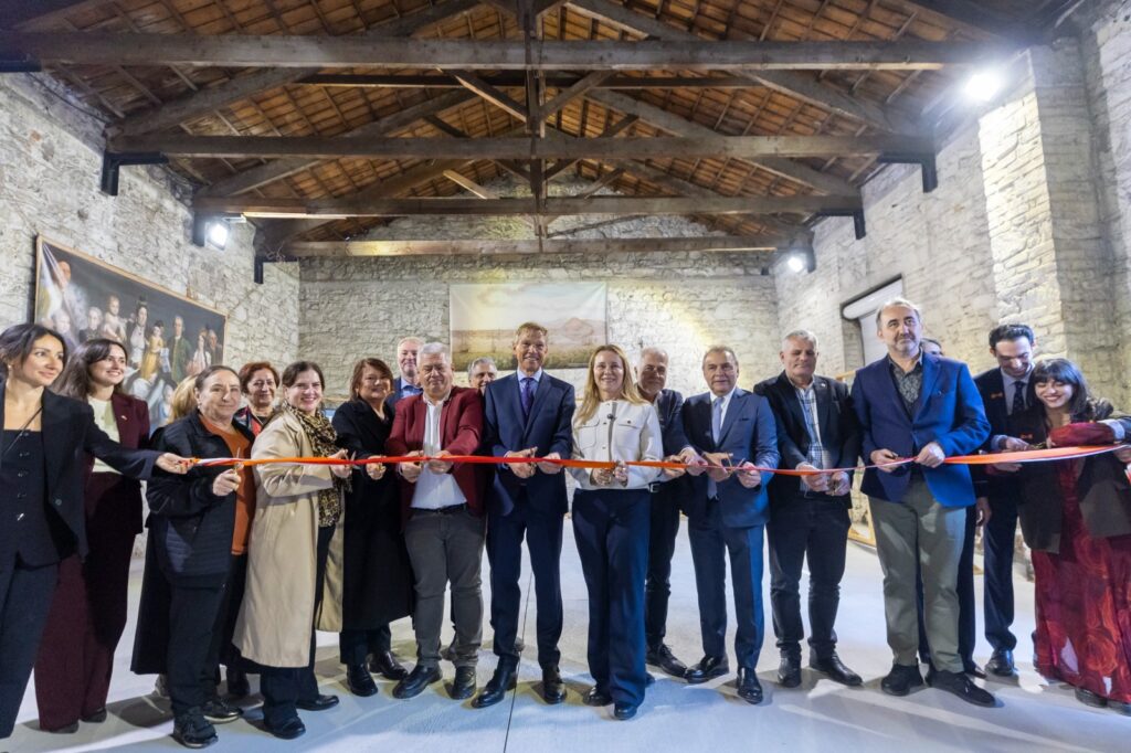 İzmir’de açılan “Hollanda & Türkiye Sergisi” büyük ilgi görüyor…