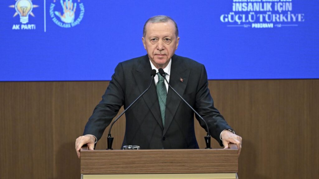 Cumhurbaşkanı Erdoğan, AK Parti Kongre Merkezi’nde “İnsanlık İçin Güçlü Türkiye” programına katıldı…