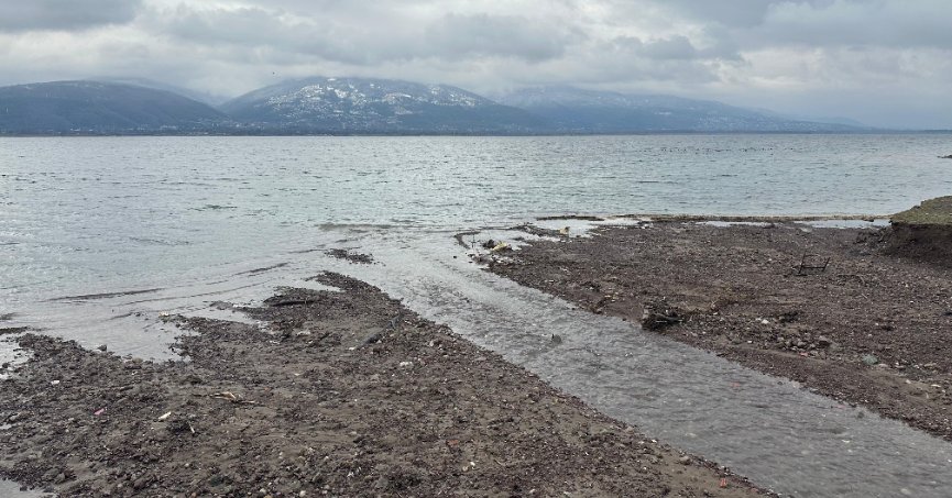 Kocaeli’nde kar ve yağışlar önce dereleri, sonra Sapanca Gölü’nü güldürdü