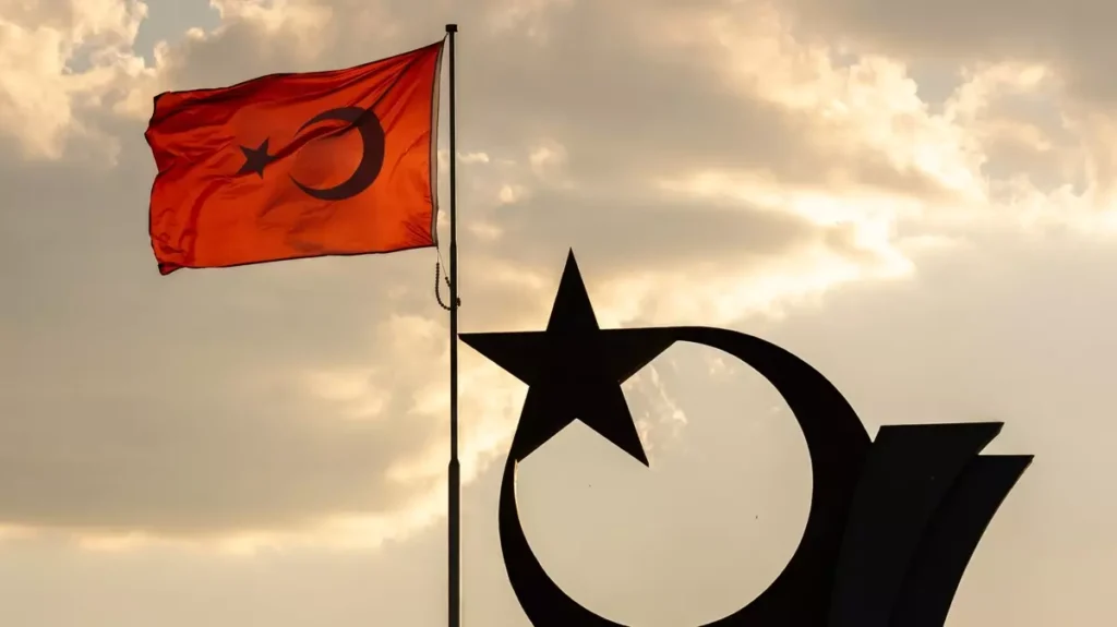 Yılmaz: Bayrağımıza gerçekleştirilen saldırı hiçbir şekilde cezasız kalmayacak