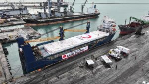 Türk Kızılay’ın Gazze’ye gönderilmek üzere hazırladığı, 20. “İyilik Gemisi”, Mersin’den yola çıktı…