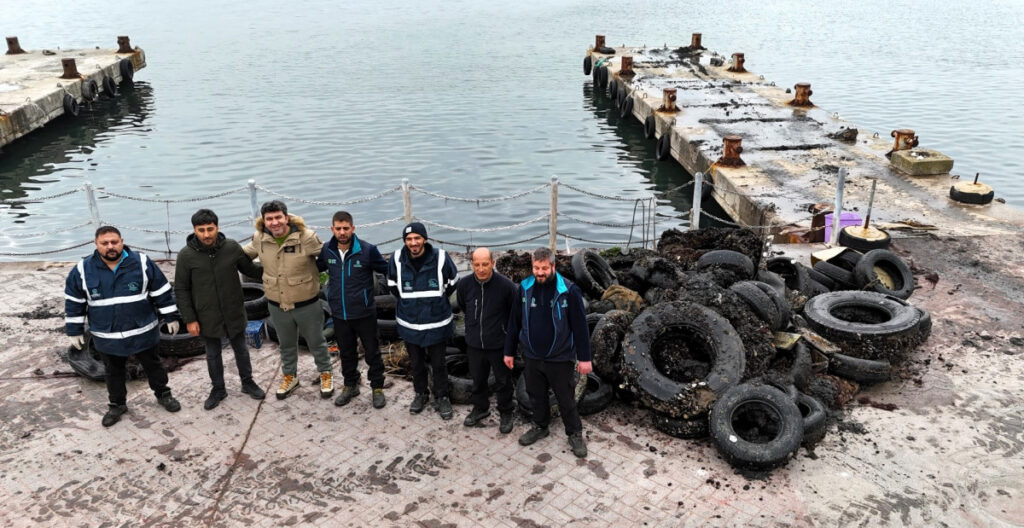 Daha temiz bir çevre için ortak mücadele; İzmit Körfez’i deniz dibi araç lastiğinden temizlendi