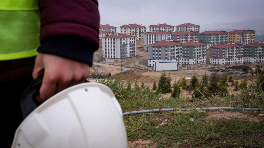 “Asrın felaketi” olarak nitelendirilen 6 Şubat 2023’teki deprem bölgesinde 200 bin kişi sahada görev yaptı