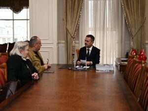 (UHA) Uluslararası Haber Ajansı Ankara Temsilcisi Gazeteci Veysel Kavrayan’dan Vali Aktaş’a Ziyaret