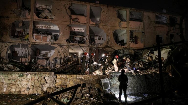 İran, ABD ve İsrail’in saldırılarına misilleme olarak, İsrail’de Dimona’nun ardından Arad’ı da vurdu