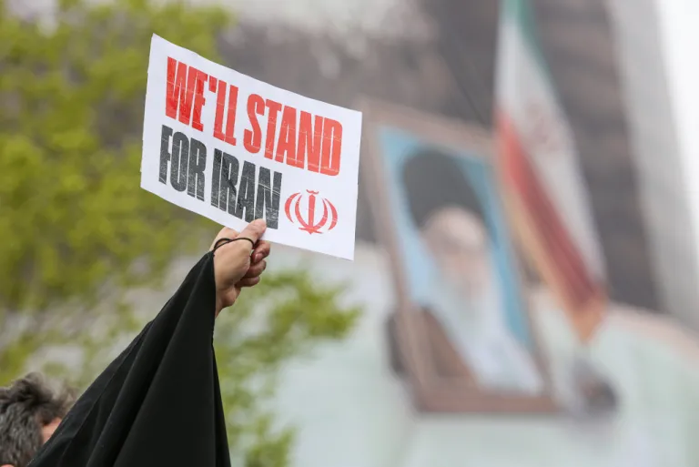 İran Neden Zayıfladı Ama Yenilmedi?