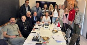 Set öncesi sürpriz kutlama “Talibim Var” Dizisi İçin Yarın Çekimlere Başlıyor