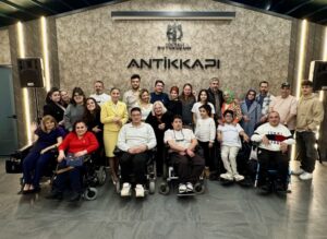 Fly The Moon-AŞK ve DANS adlı “Engelsiz Sanat” Gösterisi Kocaeli’nde büyüledi