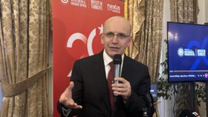 Hazine ve Maliye Bakanı Şimşek, Cumhurbaşkanlığı Yatırım ve Finans Ofisinin 20. yılının kutlandığı ve Türkiye’nin Londra Büyükelçiliği rezidansında gerçekleştirilen resepsiyonda konuştu.