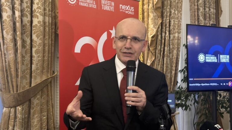 Hazine ve Maliye Bakanı Şimşek, Cumhurbaşkanlığı Yatırım ve Finans Ofisinin 20. yılının kutlandığı ve Türkiye’nin Londra Büyükelçiliği rezidansında gerçekleştirilen resepsiyonda konuştu.