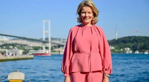 Belçika Kraliçesi Mathilde , Baykar’ın Özdemir Bayraktar Milli Teknoloji Merkezi’ni ziyaret etti…