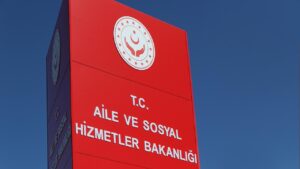 Aile ve Sosyal Hizmetler Bakanlığı, merkez ve taşra teşkilatı birimlerinde çalıştırılmak üzere 680 sözleşmeli personel alımı yapacak.