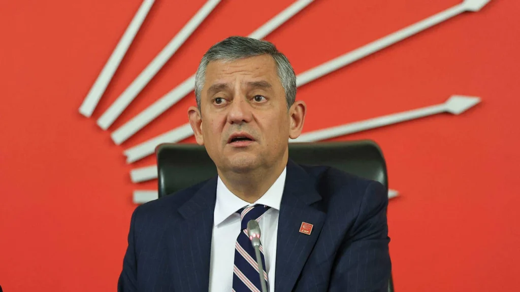 Özgür Özel 300 bin lira tazminat ödemeye mahkum edildi